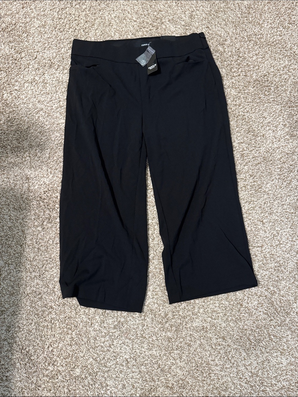 Women's Black Wide-Leg Capris - UNKNOWN